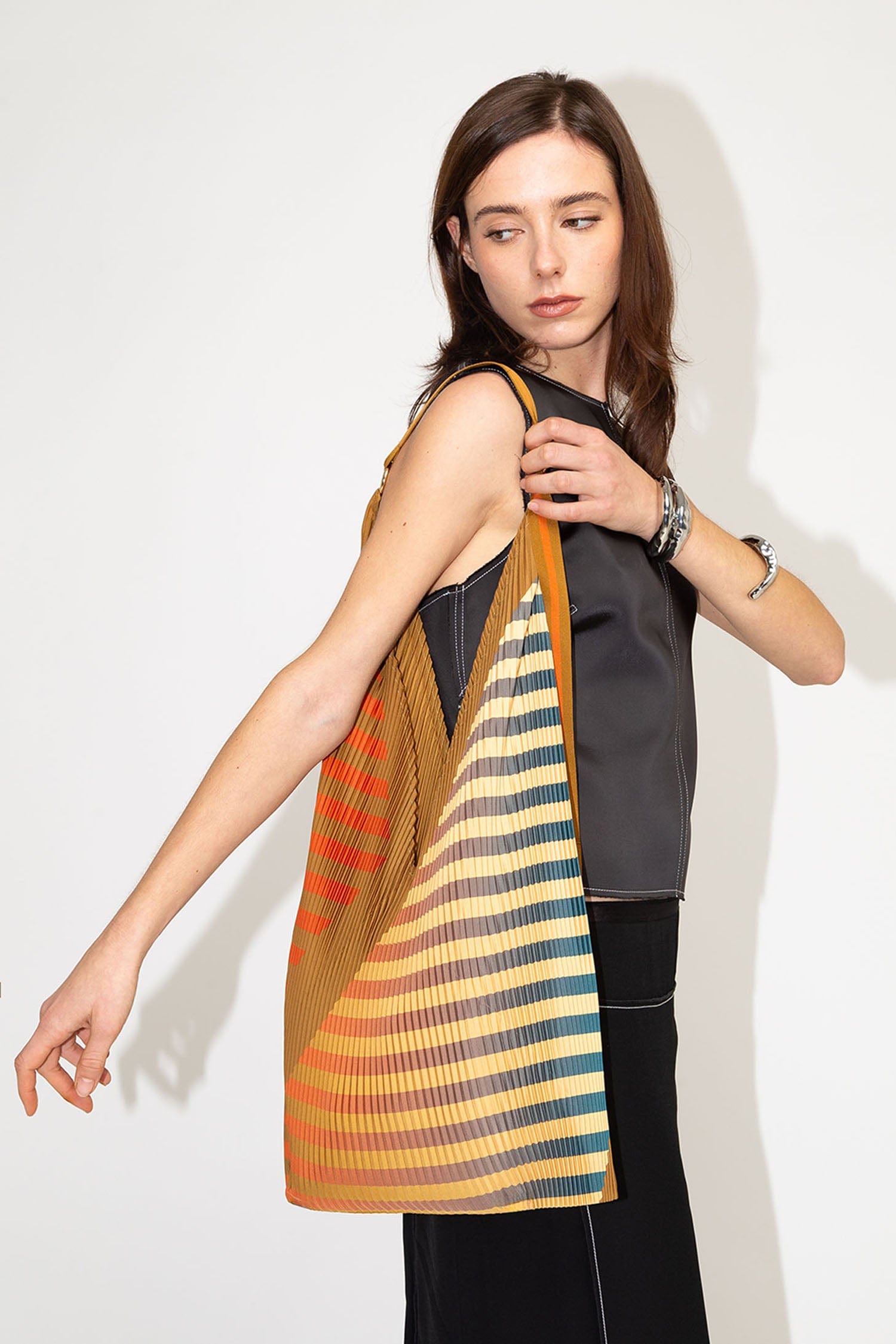 Multitudes Bags Y bag plissettata in raso Claudia Ocher