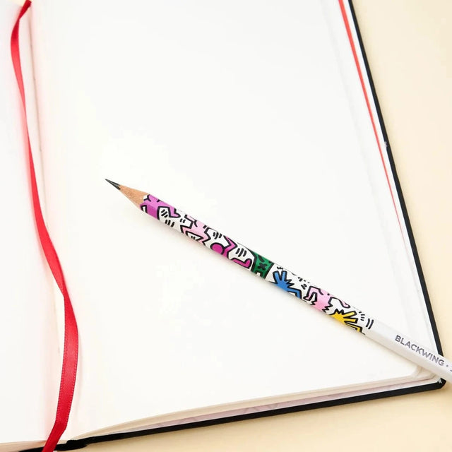 Blackwing Quaderni Notebook Blackwing Volume 292 - Keith Haring Smiling Heart