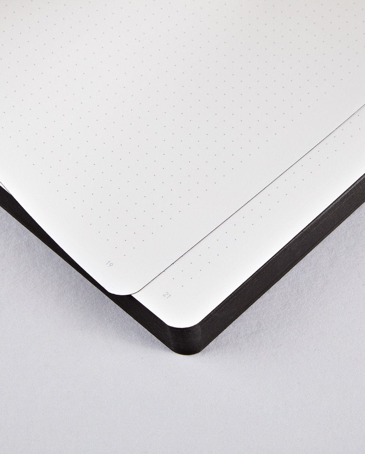 Nuuna Quaderni Nuuna Paris Silver - Graphic L Light