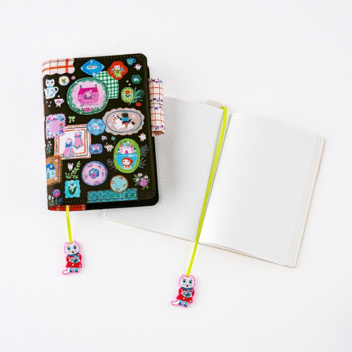 Hobonichi Accessories: Embroidered Bookmark - White Cat