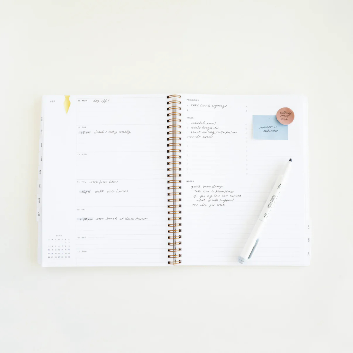 Agenda Year Task Planner 2027 - Espresso