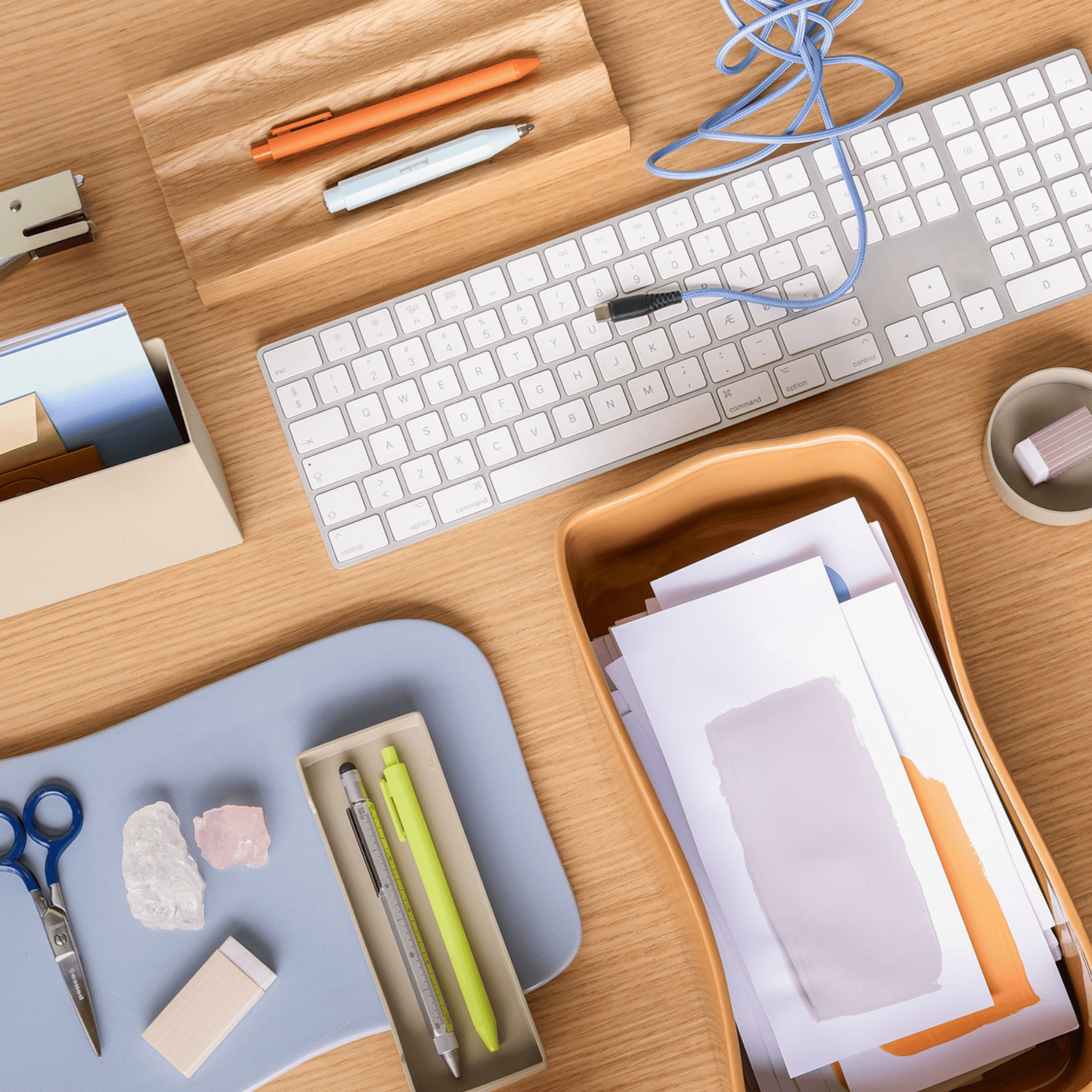 Hübsch Accessori per la scrivania Wave Desk Organiser Natural