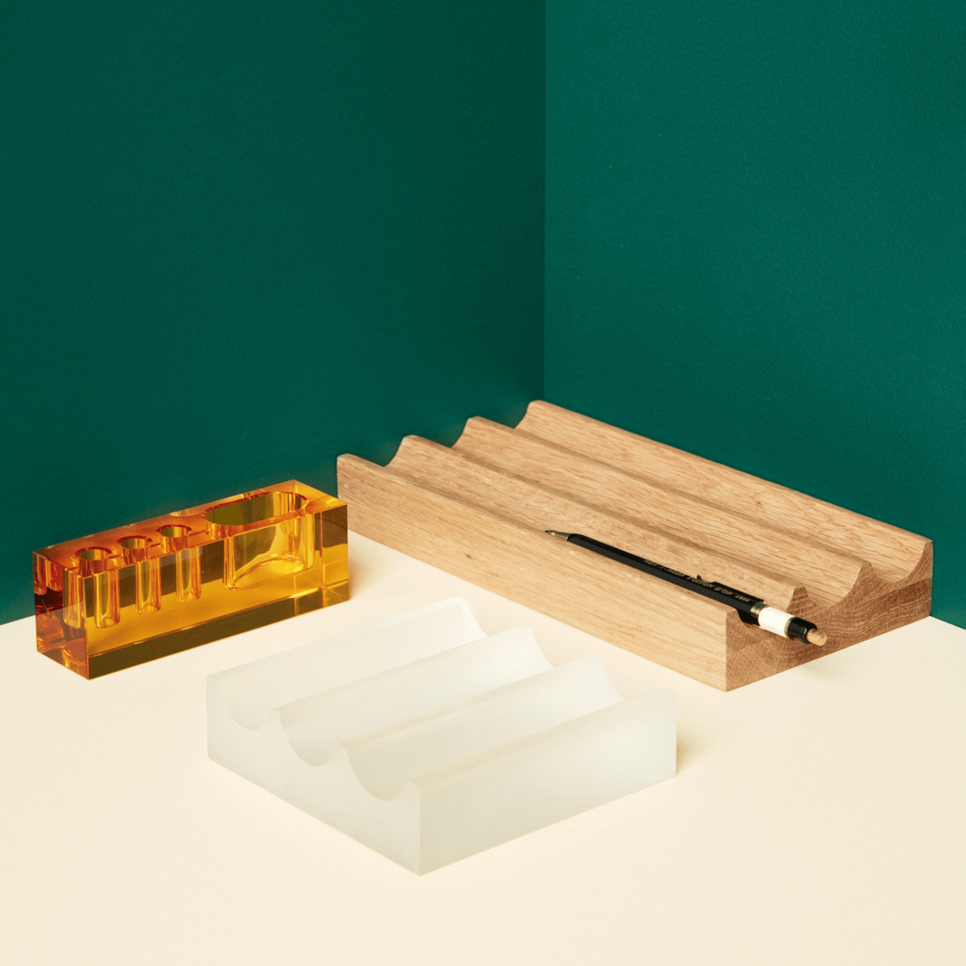 Hübsch Accessori per la scrivania Wave Organiser Frosted