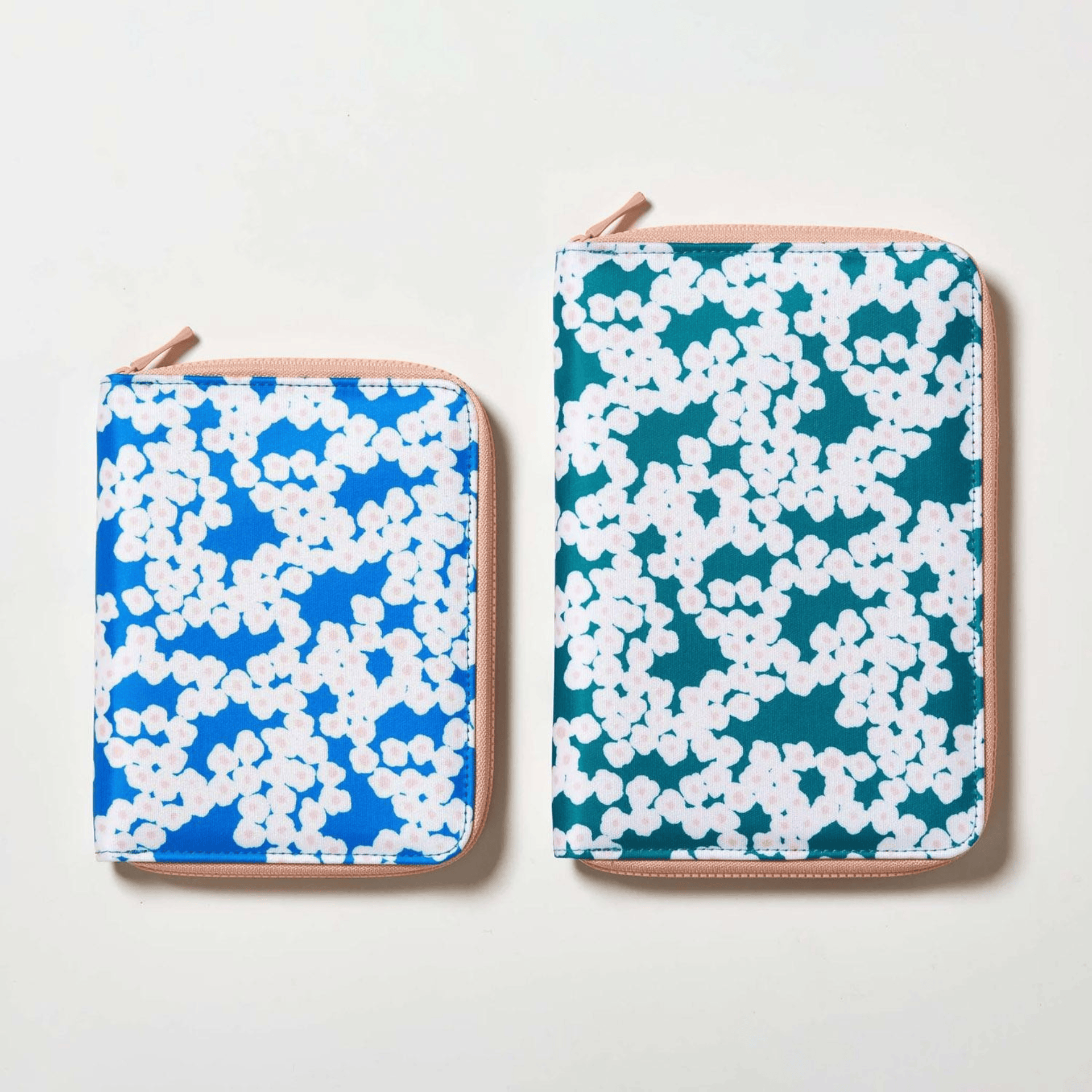 King Jim Hitotoki Accessori Zippered Cloth Cover Comic size - Flower
