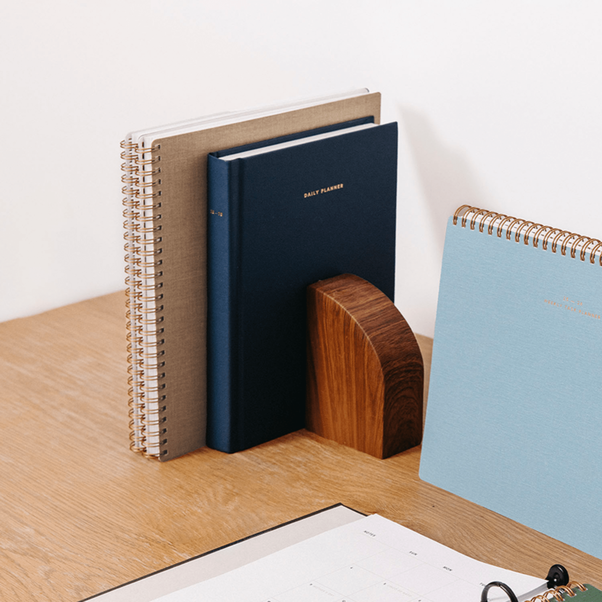 Appointed Agenda Agenda Daily Planner 2025/2026 Oxford Blue