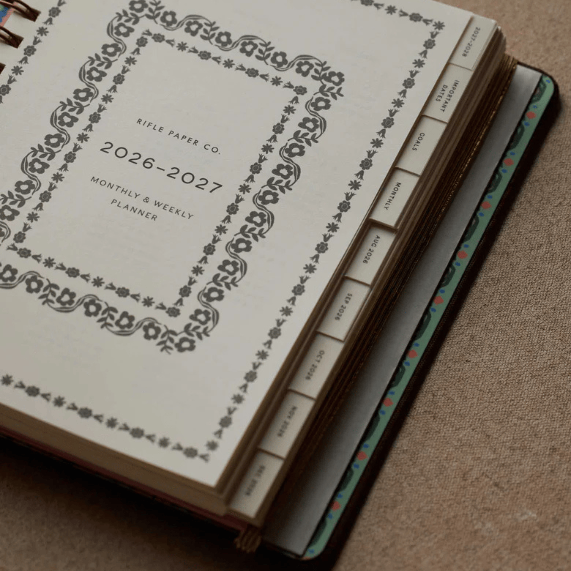 Rifle Paper Agenda Agenda Settimanale 2026/2027 - con spirale protetta - Ladies Book CLub