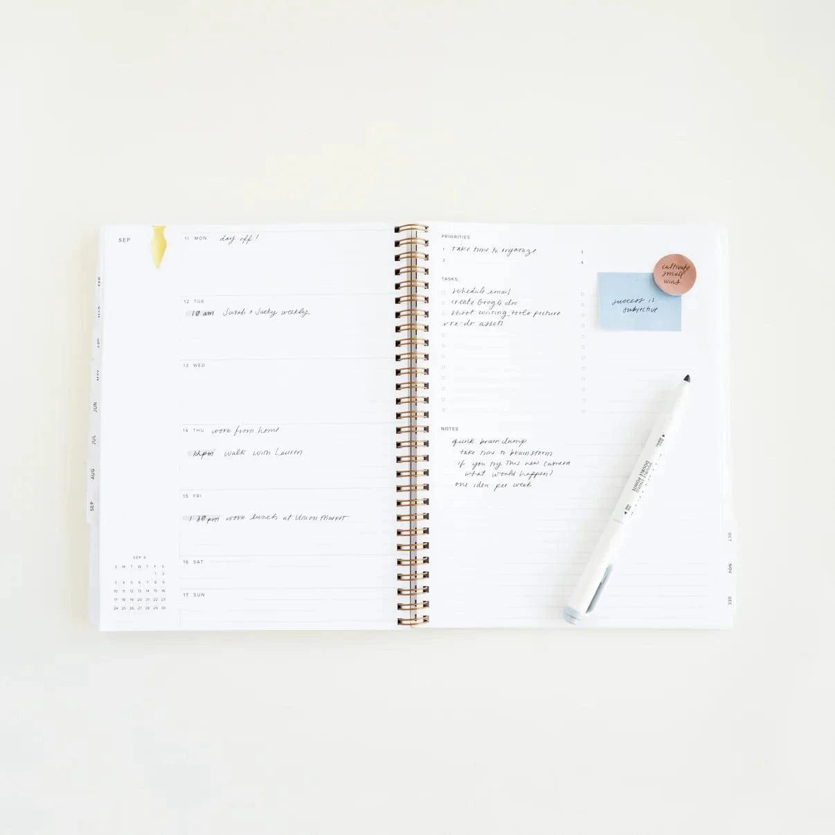 Appointed Agenda Agenda Year Task Planner 2025/2026 - Oxford Blue