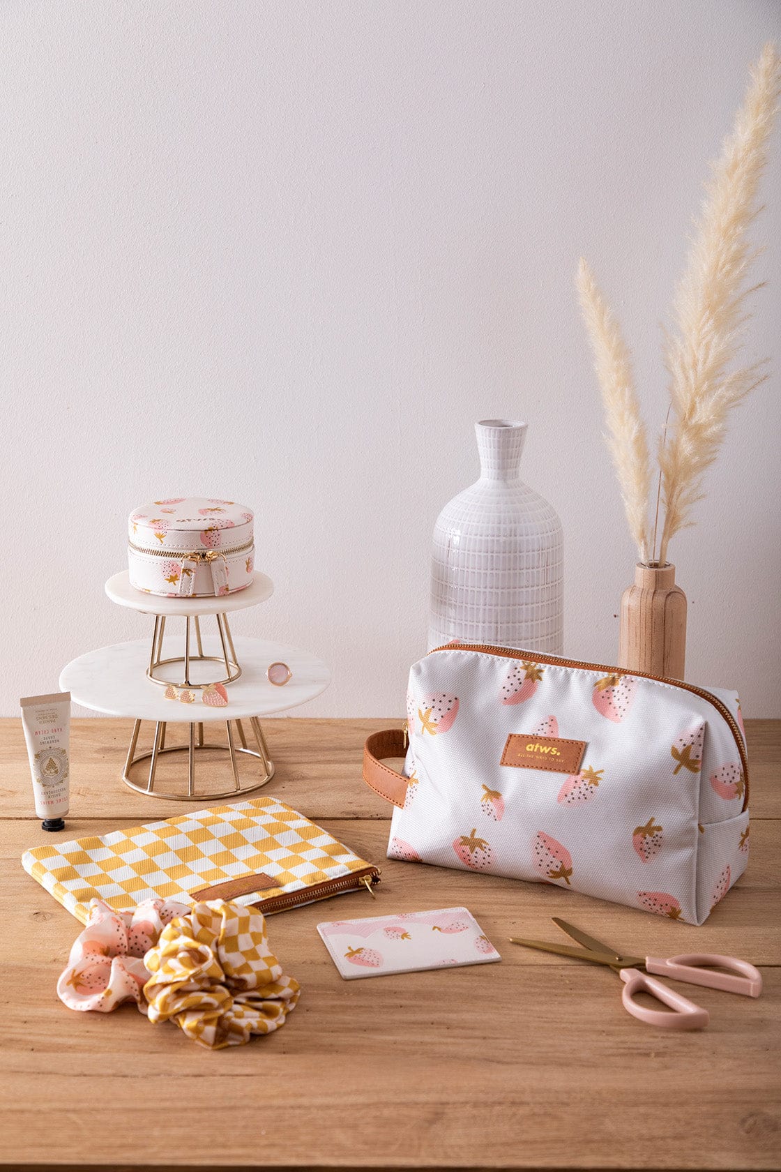 All The Way To Say Bags Card Holder - Strawberries
