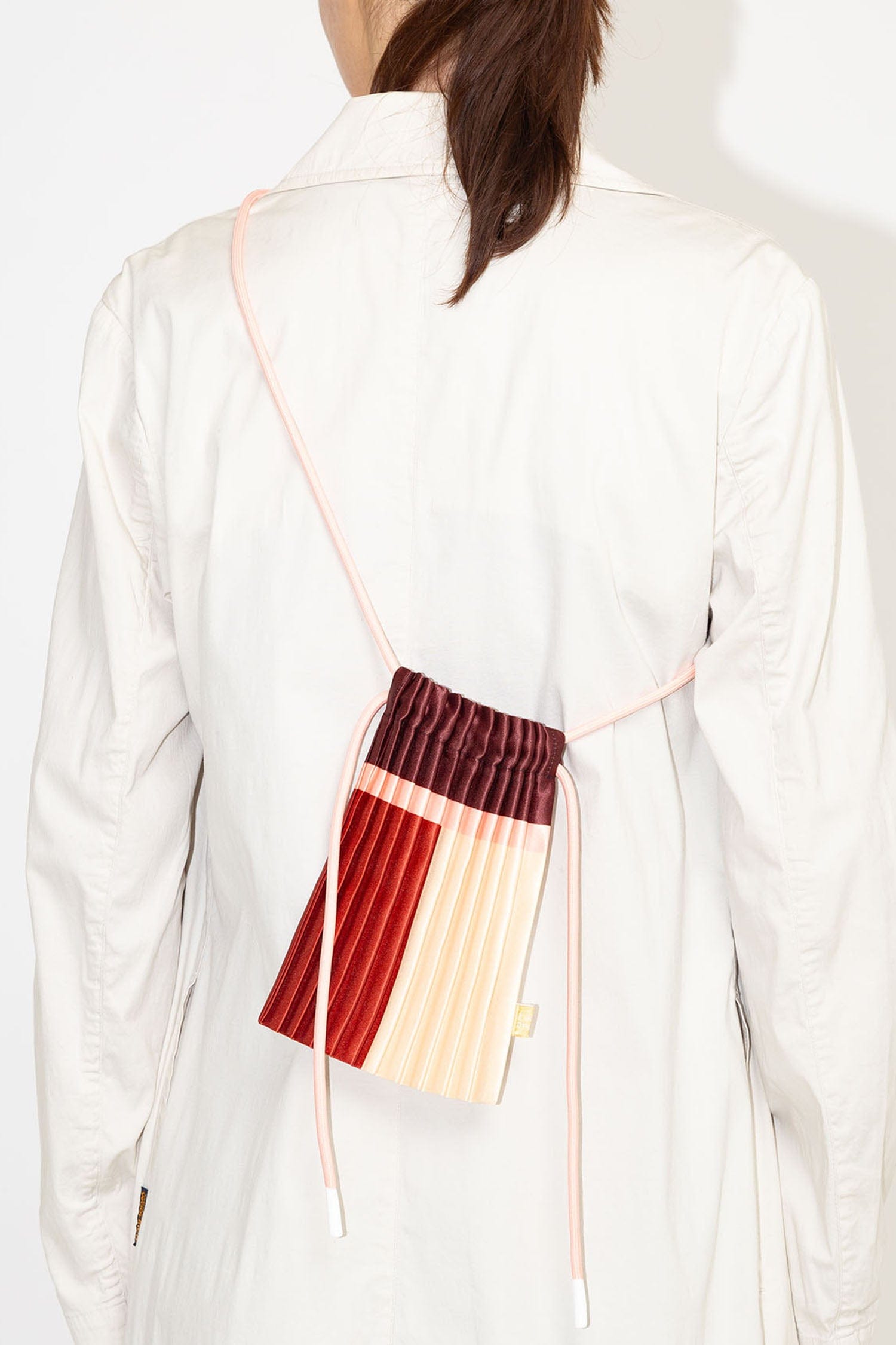 Multitudes Bags Mini bag plissettata in raso Black