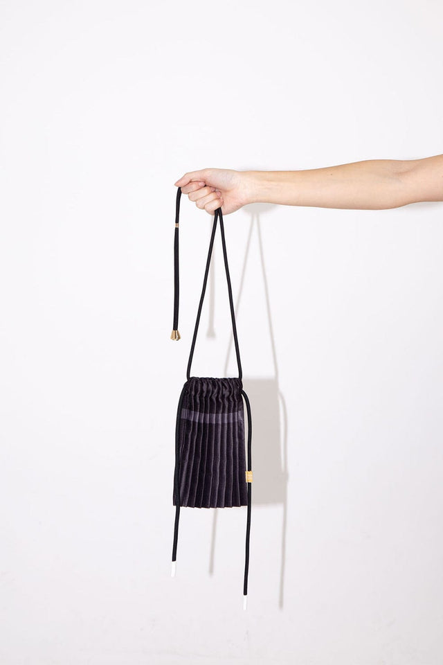 Multitudes Bags Mini bag plissettata in raso Ruby