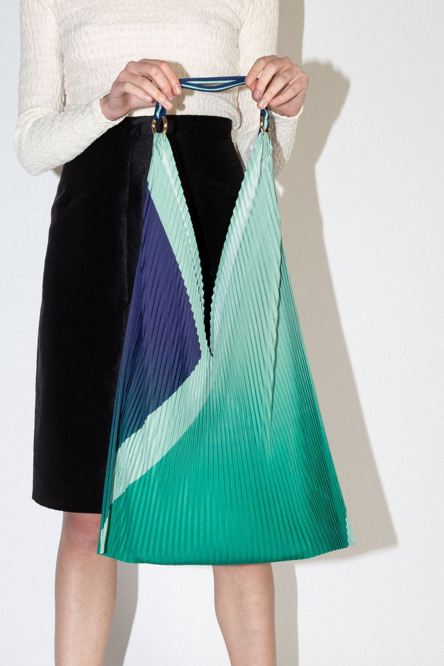 Multitudes Bags Y bag plissettata in raso Monica Green