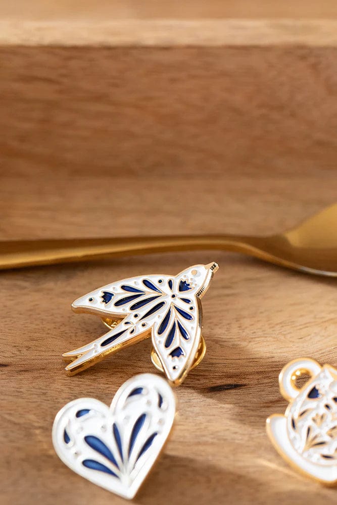 All The Way To Say Bijoux Spille Swallow