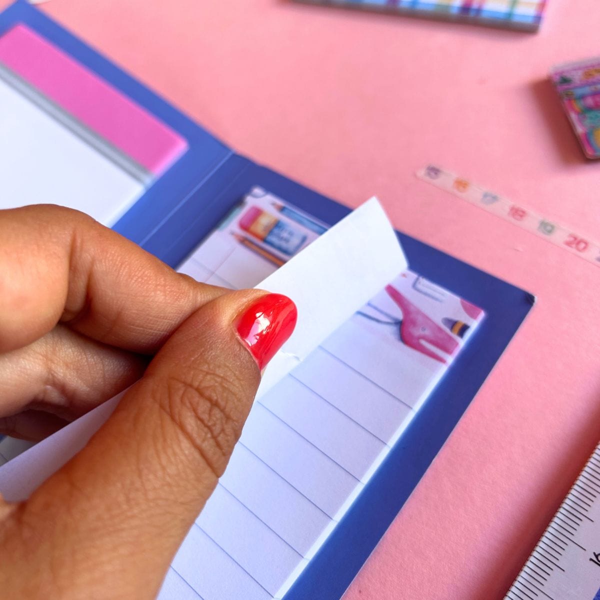 Very Wonder Notes Sticky Notes Desk