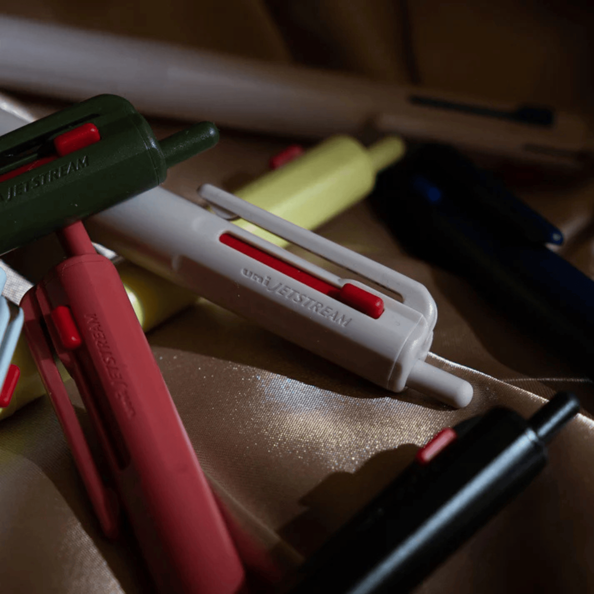 Mitsubishi Pencil Penne Penna Uni-Ball Jetstream - 3 colori