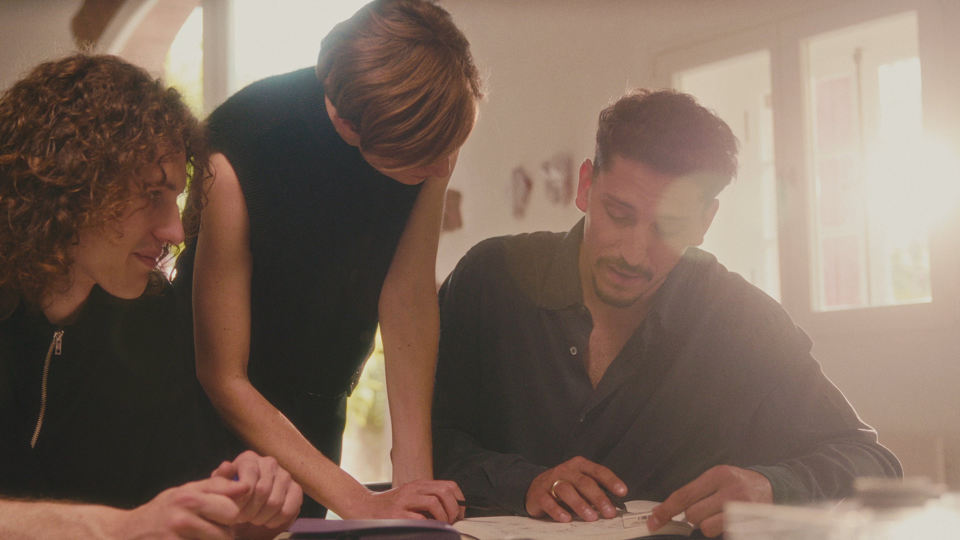 Carica video: Nuuna Workbook XL - Bleu Nuit by MUT