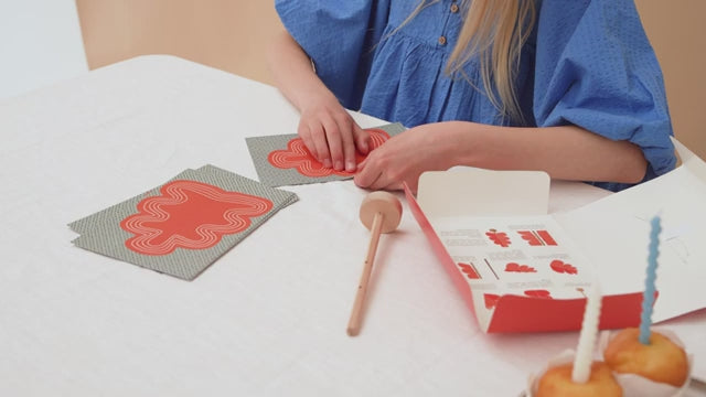 Carica video: OAK tree - red
