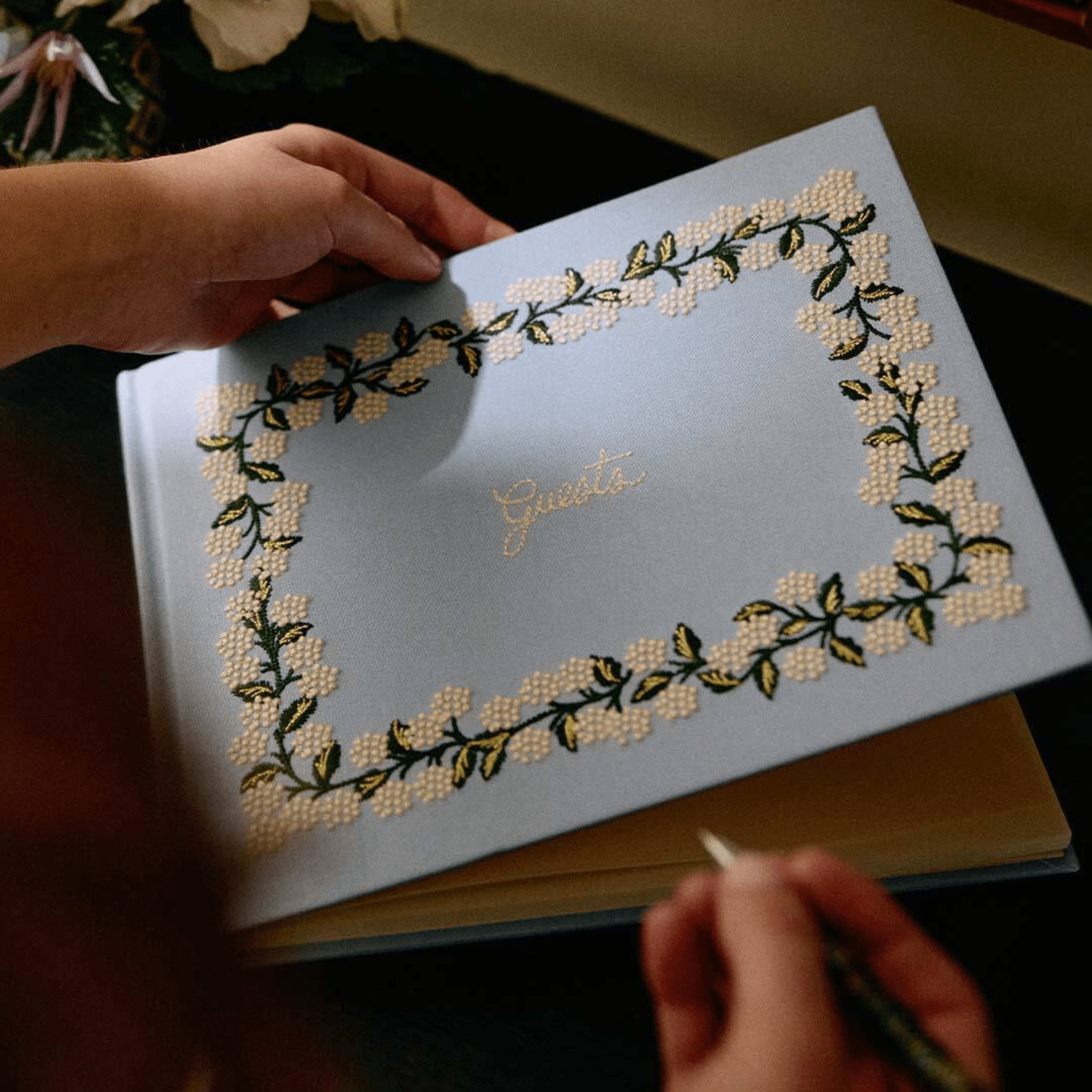 Rifle Paper Quaderni Guest Book Rifle Paper Ortensie - ricamato