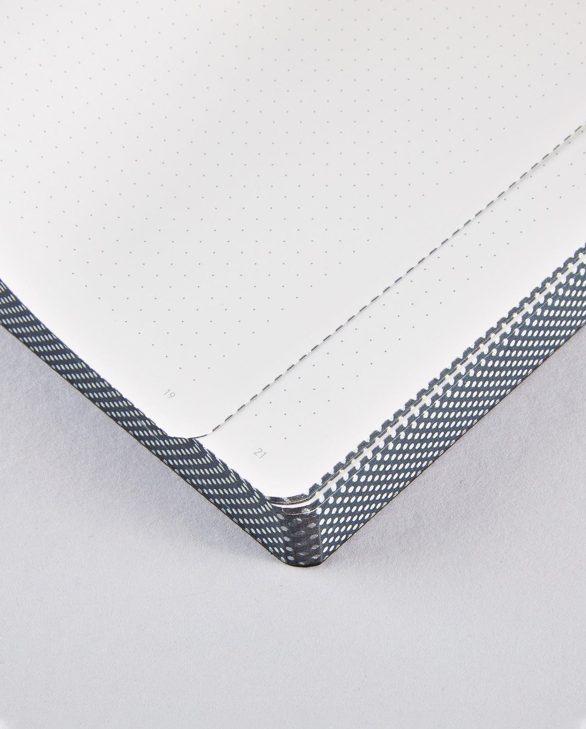 Nuuna Quaderni Nuuna Everything Starts From a Dot