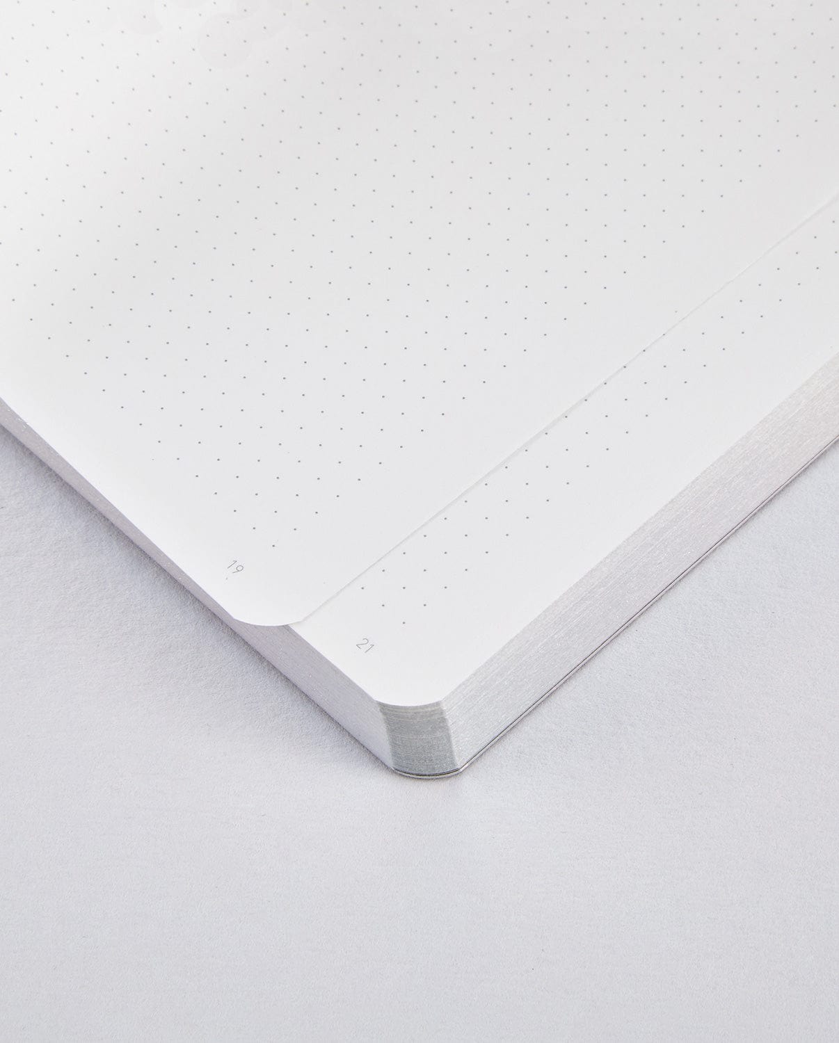 Nuuna Quaderni Nuuna Fluid Chrome M