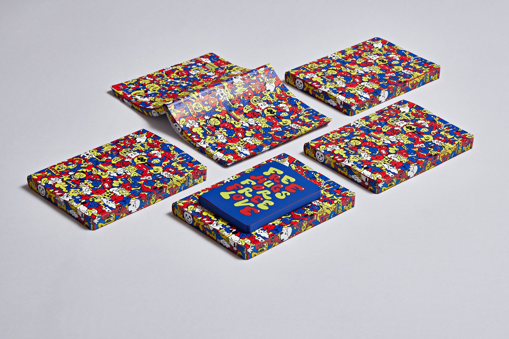 Nuuna Quaderni Nuuna Pride Parade by Jan Paul Muller - Graphic L