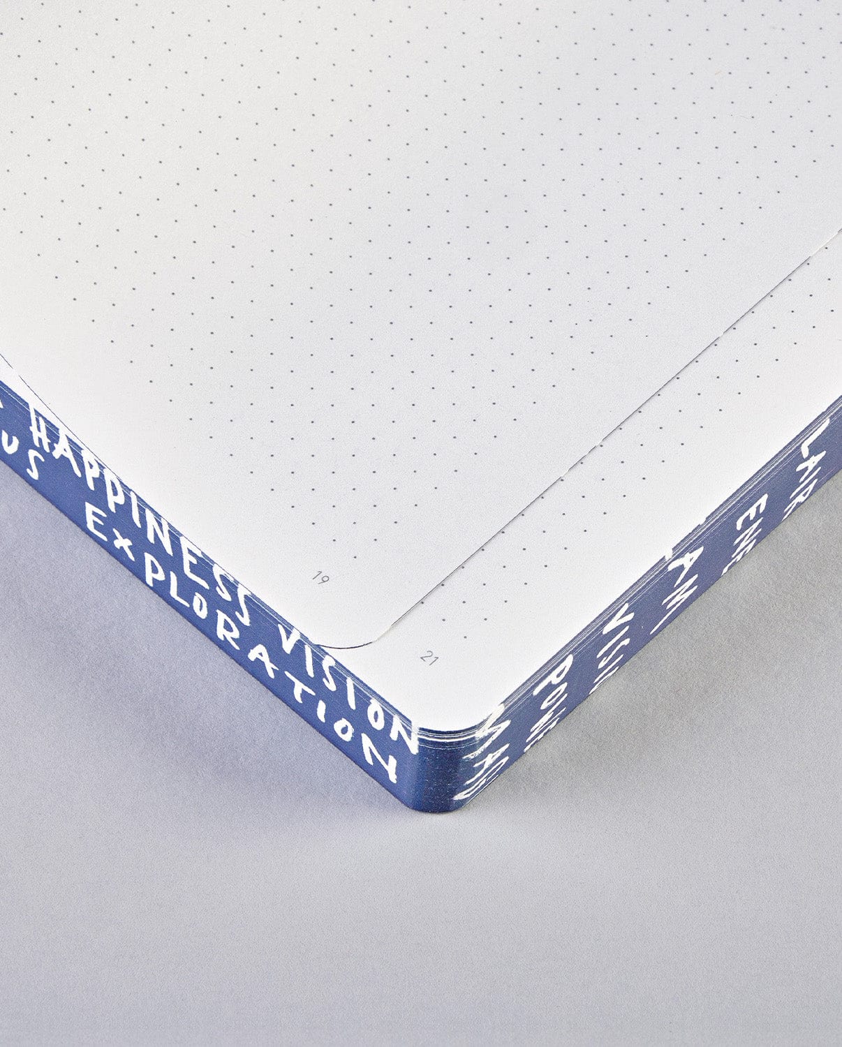 Nuuna Quaderni Nuuna Word Plays - Graphic L